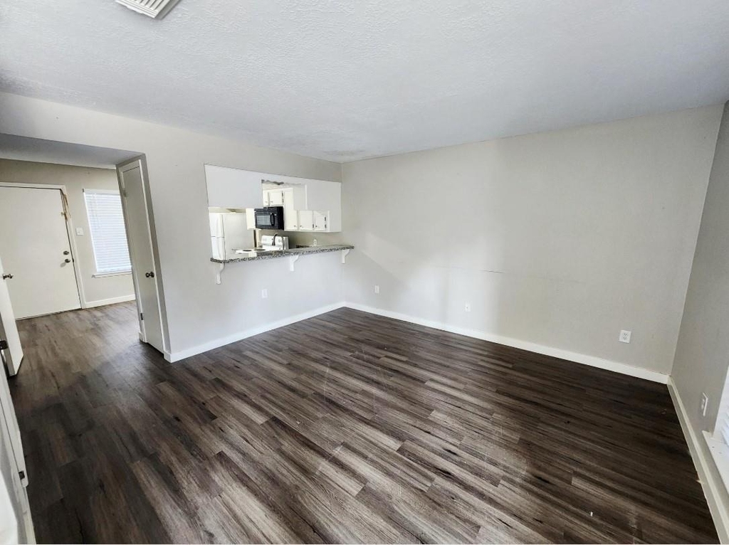 517 5th Street - Photo 3