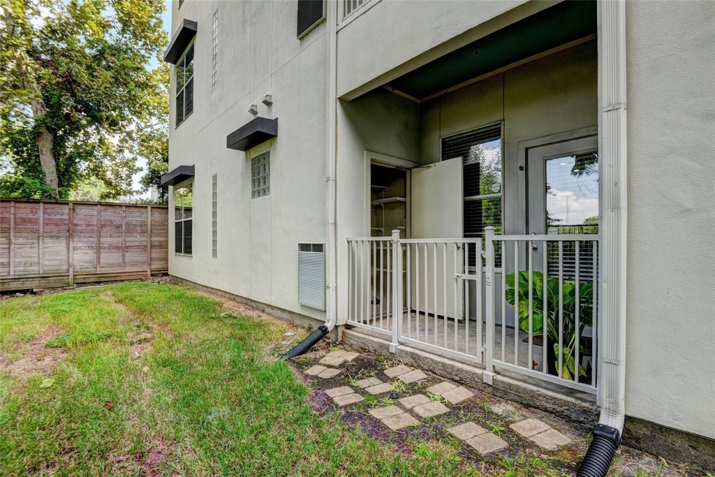 1441 East Street - Photo 10