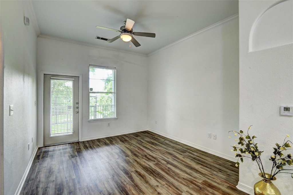 1441 East Street - Photo 2