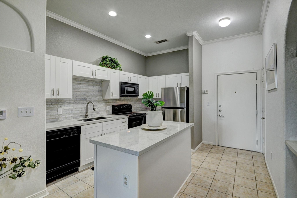 1441 East Street - Photo 0