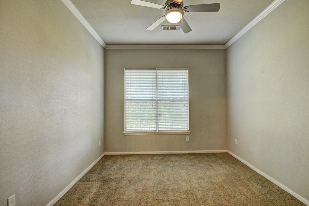 1441 East Street - Photo 5