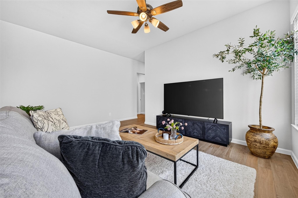 5039 Henry Merrit Street - Photo 9