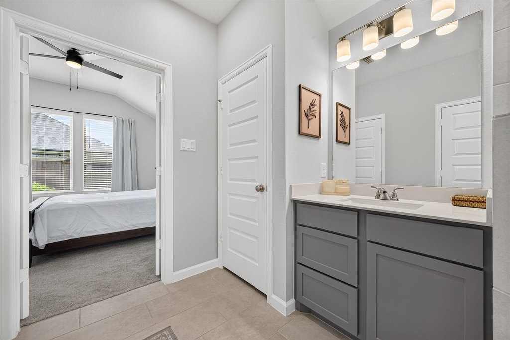 5039 Henry Merrit Street - Photo 34