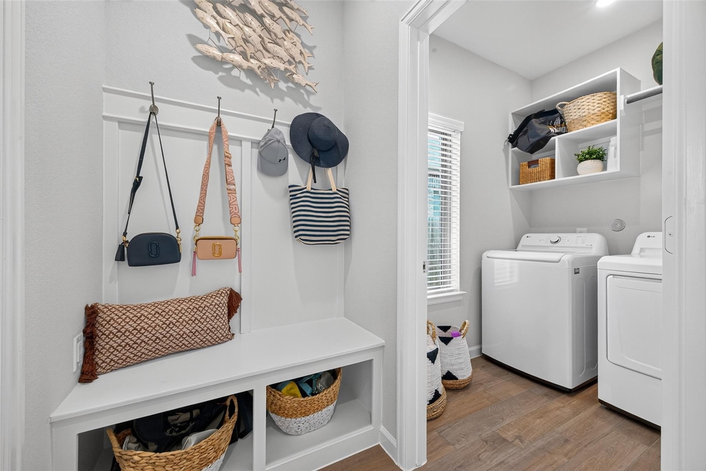 5039 Henry Merrit Street - Photo 17