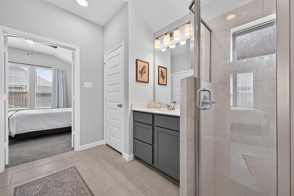 5039 Henry Merrit Street - Photo 33