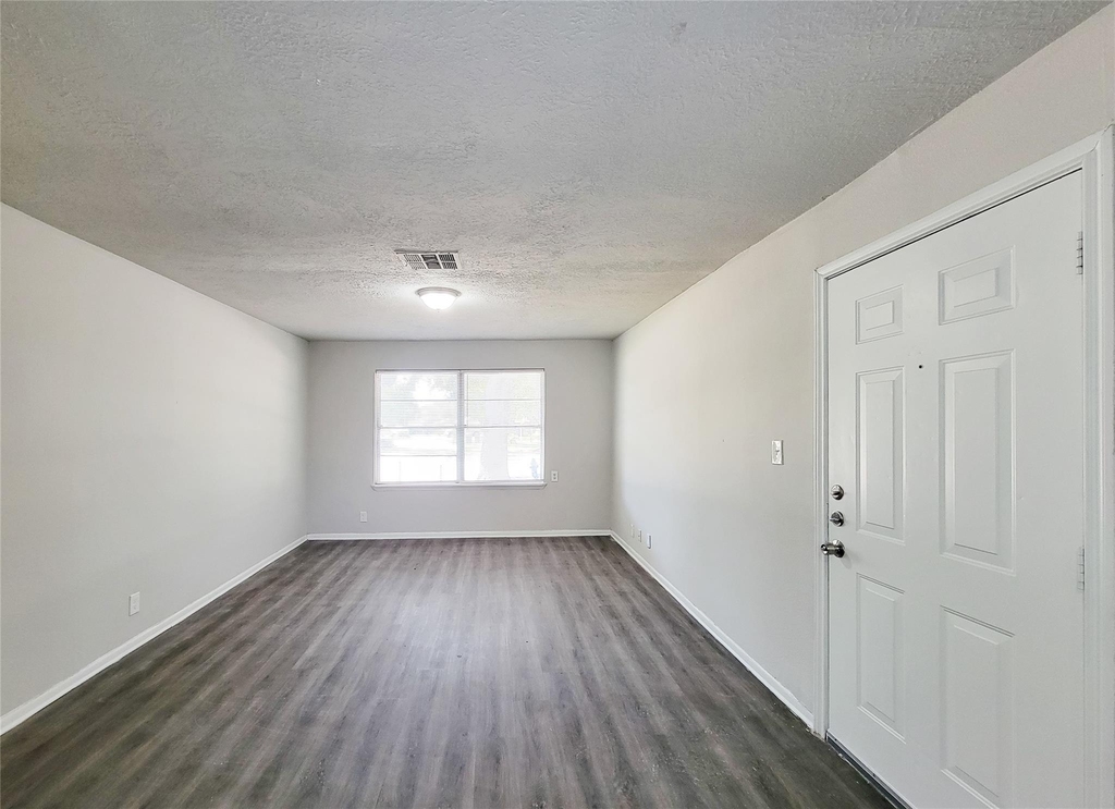 5239 Falvey Street - Photo 2