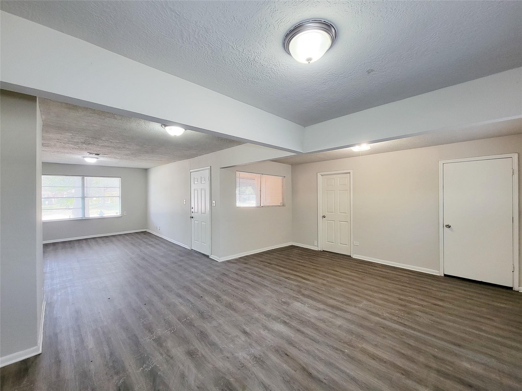 5239 Falvey Street - Photo 6