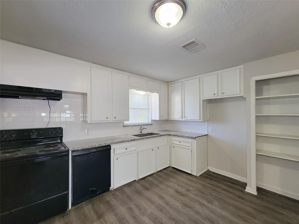 5239 Falvey Street - Photo 5
