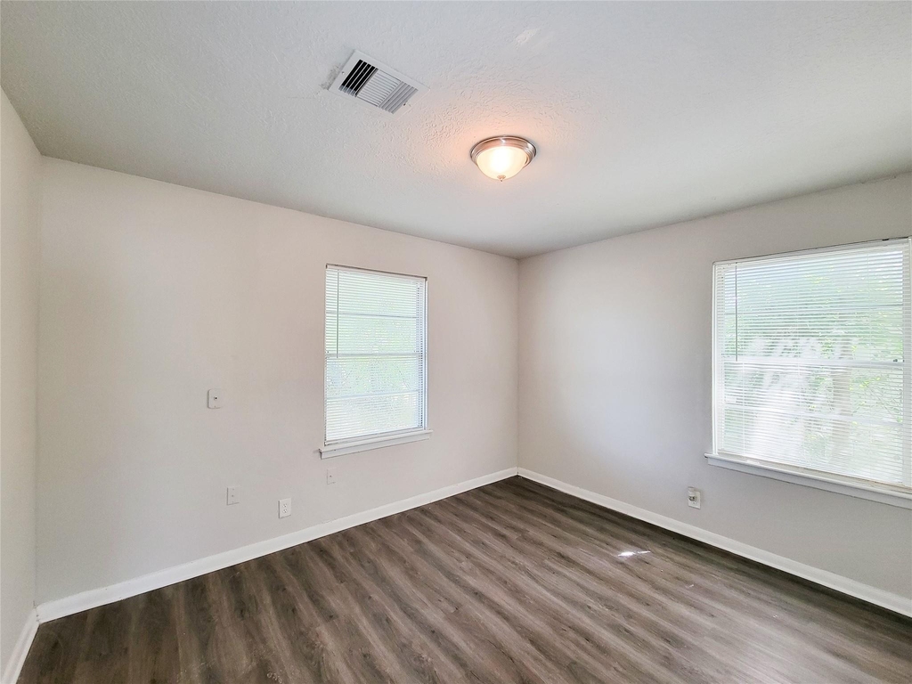 5239 Falvey Street - Photo 9