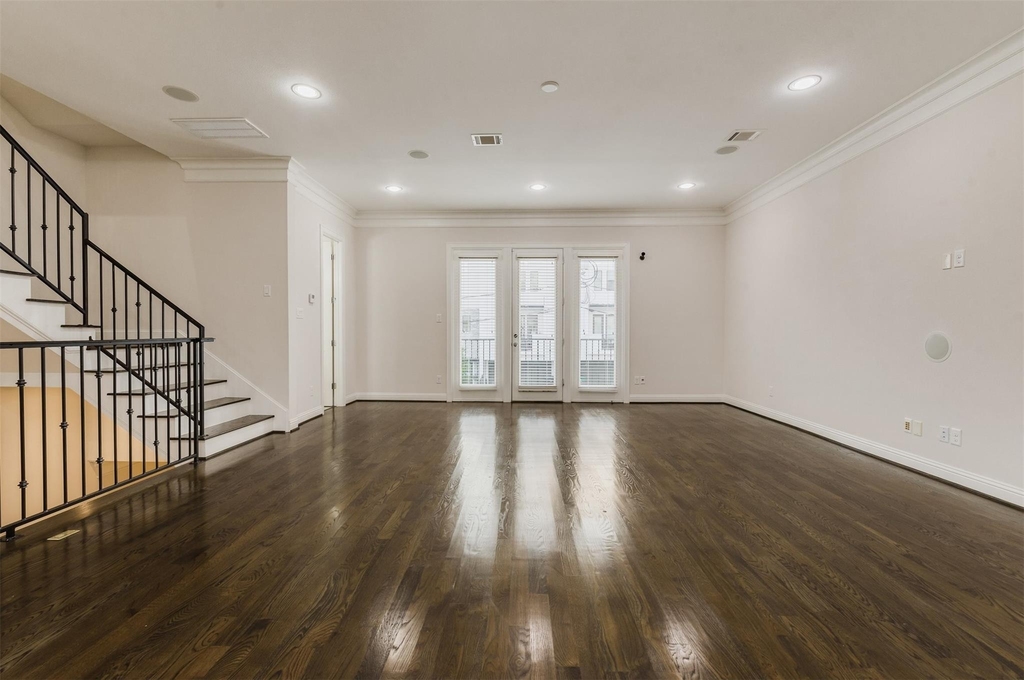 1506 Johnson Street - Photo 7