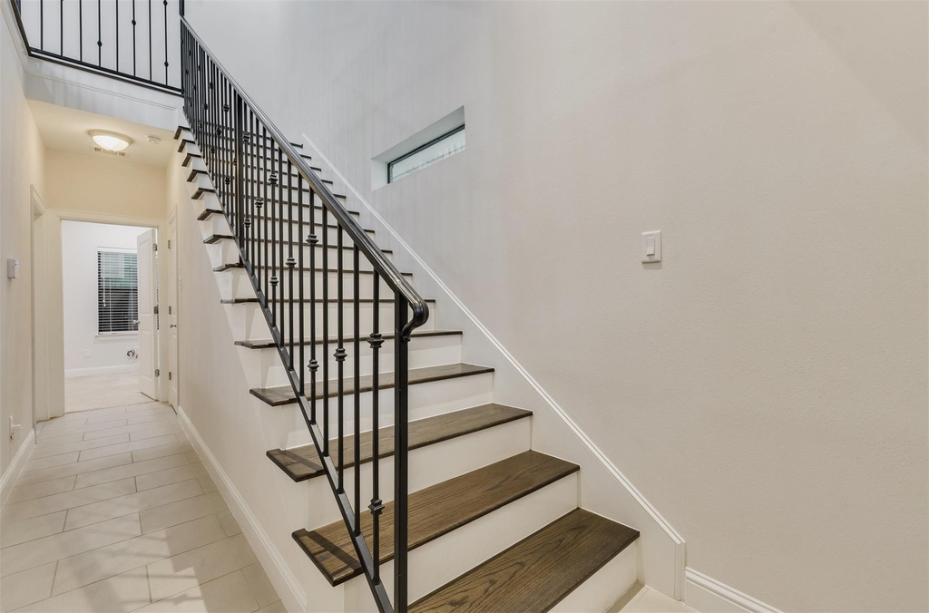 1506 Johnson Street - Photo 18