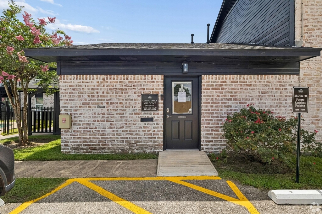 327 W Hufsmith Road - Photo 8