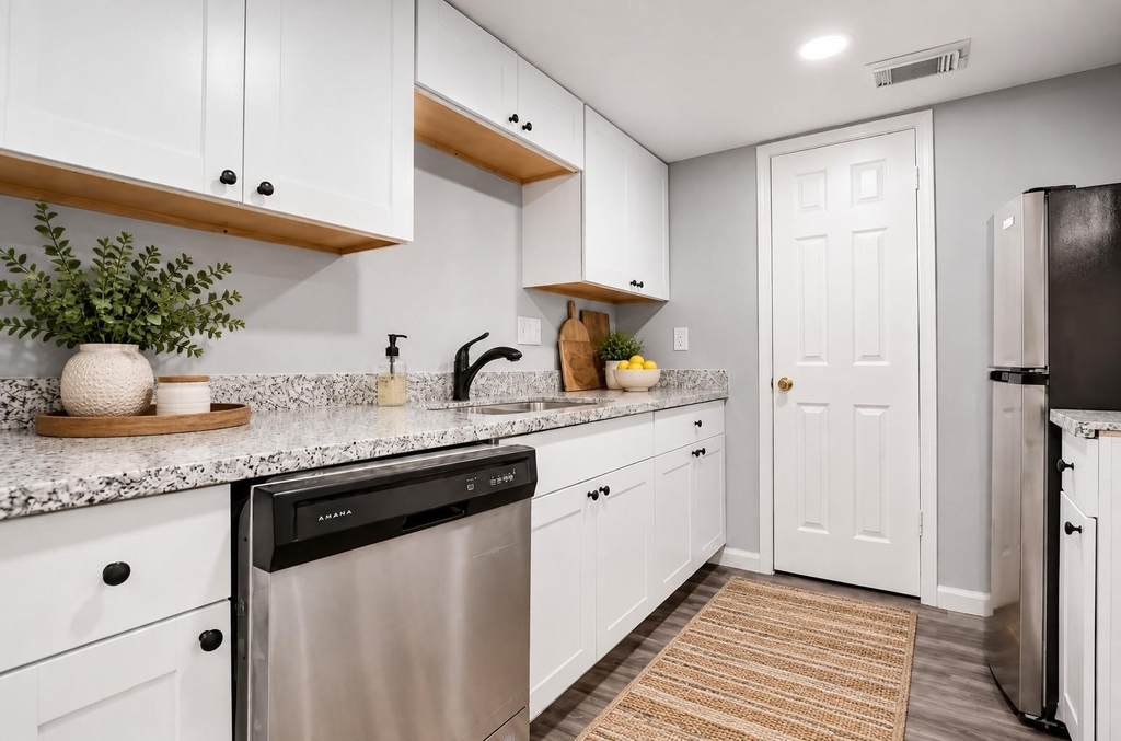 327 W Hufsmith Road - Photo 2