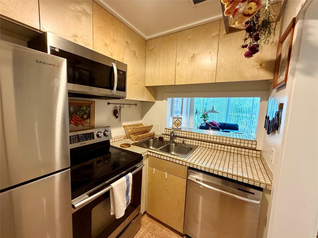 3600 Montrose Boulevard - Photo 8