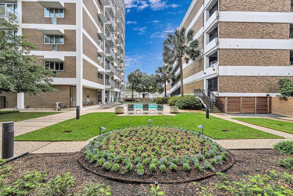 3600 Montrose Boulevard - Photo 1