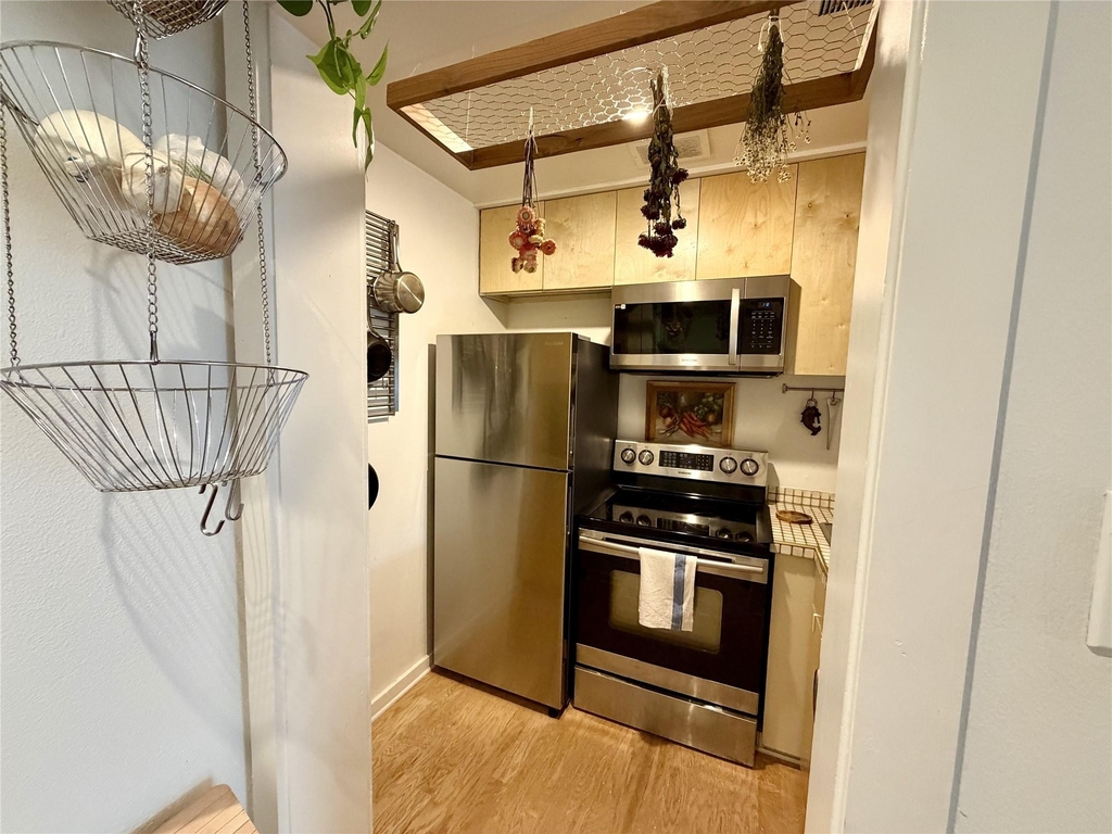 3600 Montrose Boulevard - Photo 10