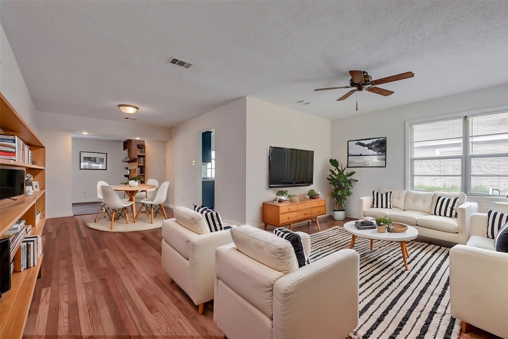 1343 Gardenia Drive - Photo 3