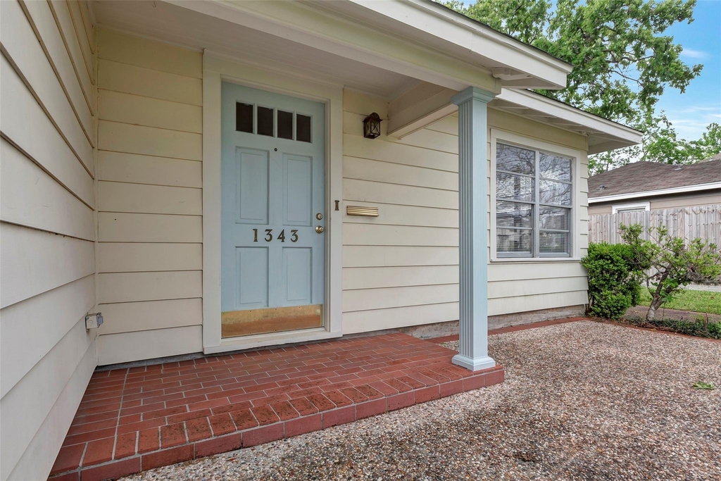 1343 Gardenia Drive - Photo 2