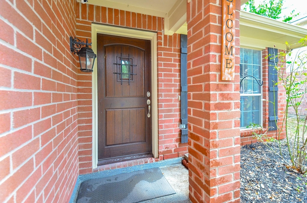 20214 Sandwith Drive - Photo 2