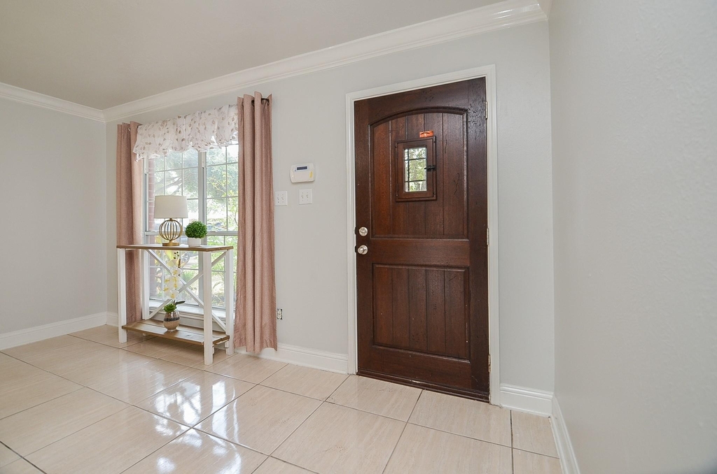 20214 Sandwith Drive - Photo 6