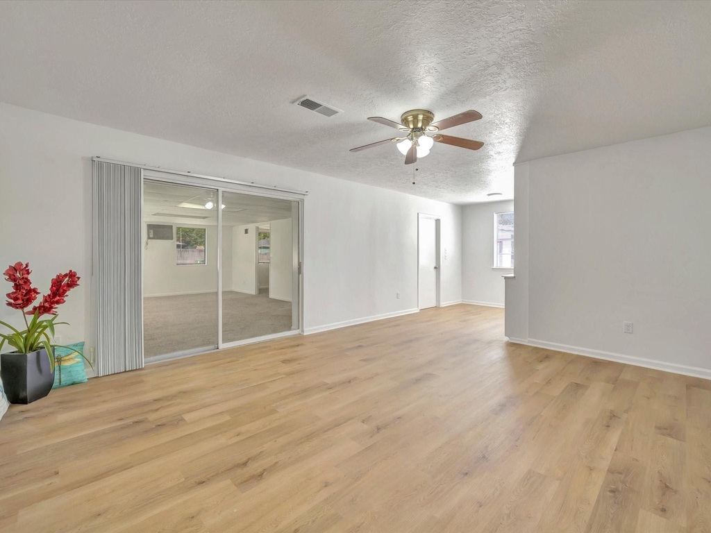 1003 Richvale Lane - Photo 15