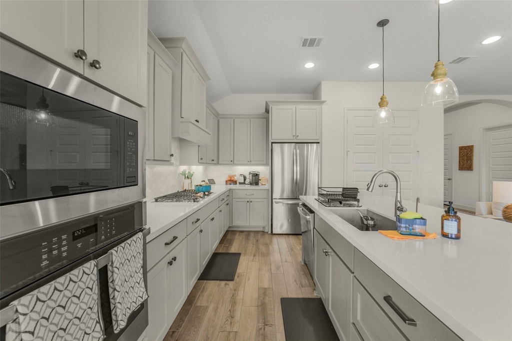 1910 Longcroft Lane - Photo 10