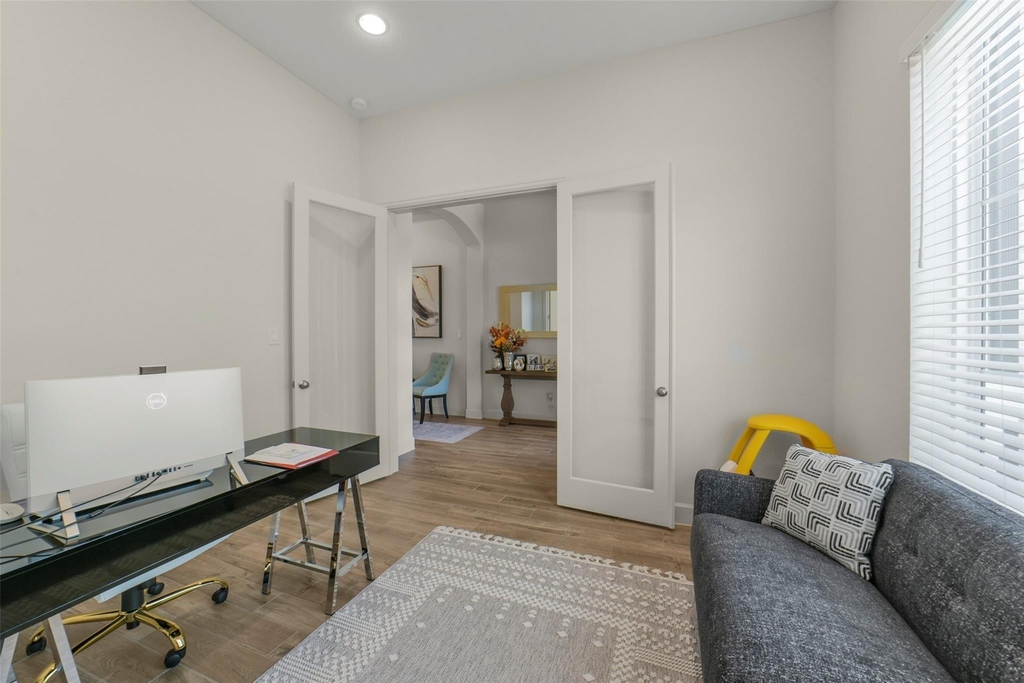 1910 Longcroft Lane - Photo 5