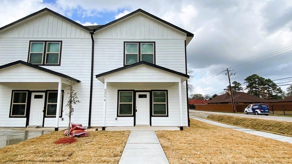 8237 Locksley Road - Photo 0