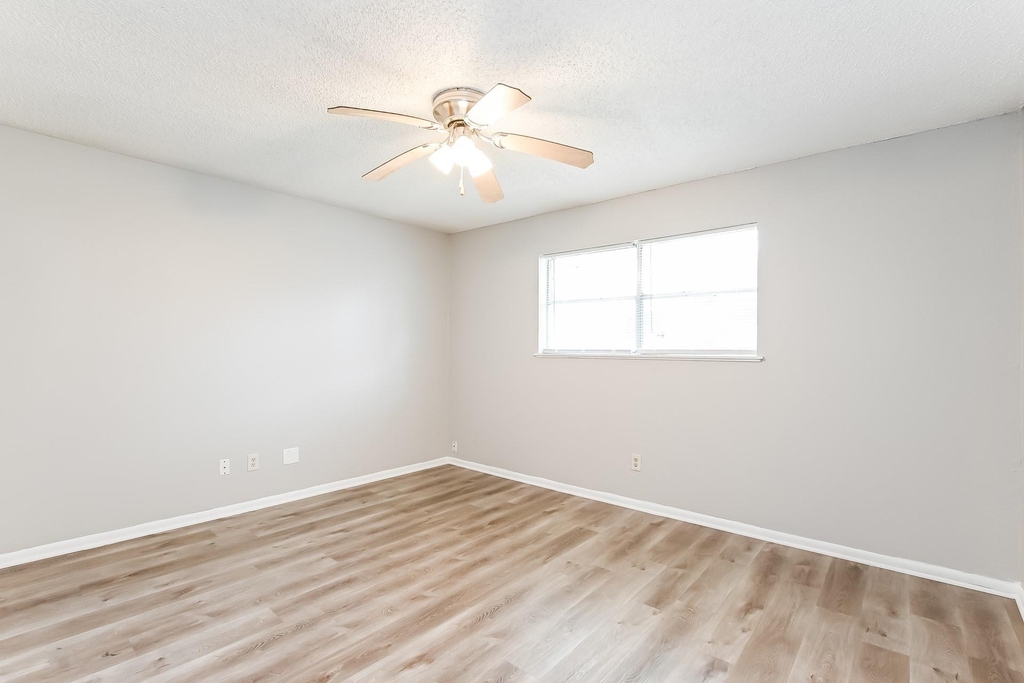 2811 26th Street - Photo 13