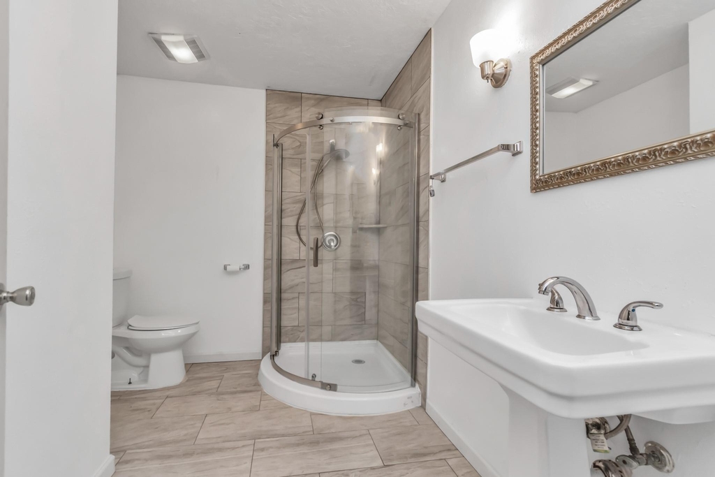 602 Everett Street - Photo 21