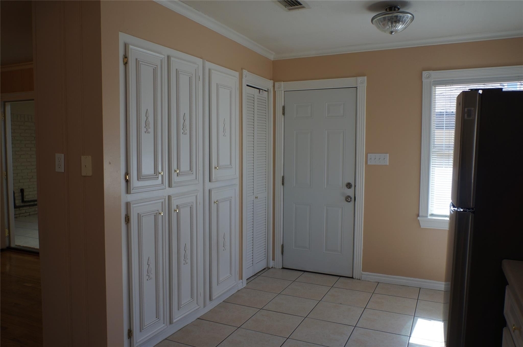 9905 Westview Drive - Photo 15