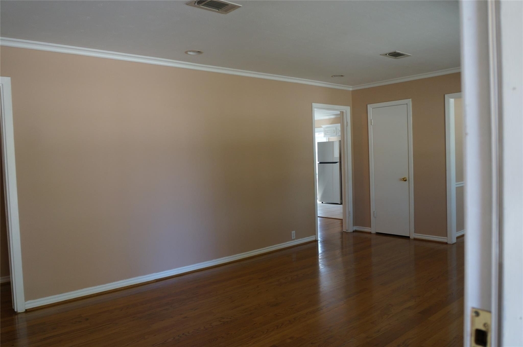 9905 Westview Drive - Photo 5