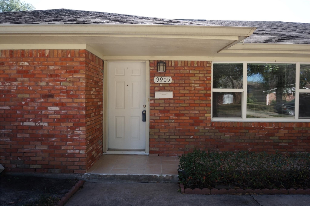 9905 Westview Drive - Photo 1