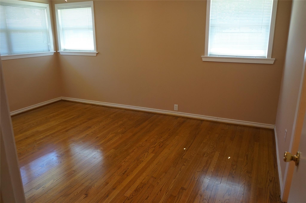 9905 Westview Drive - Photo 28
