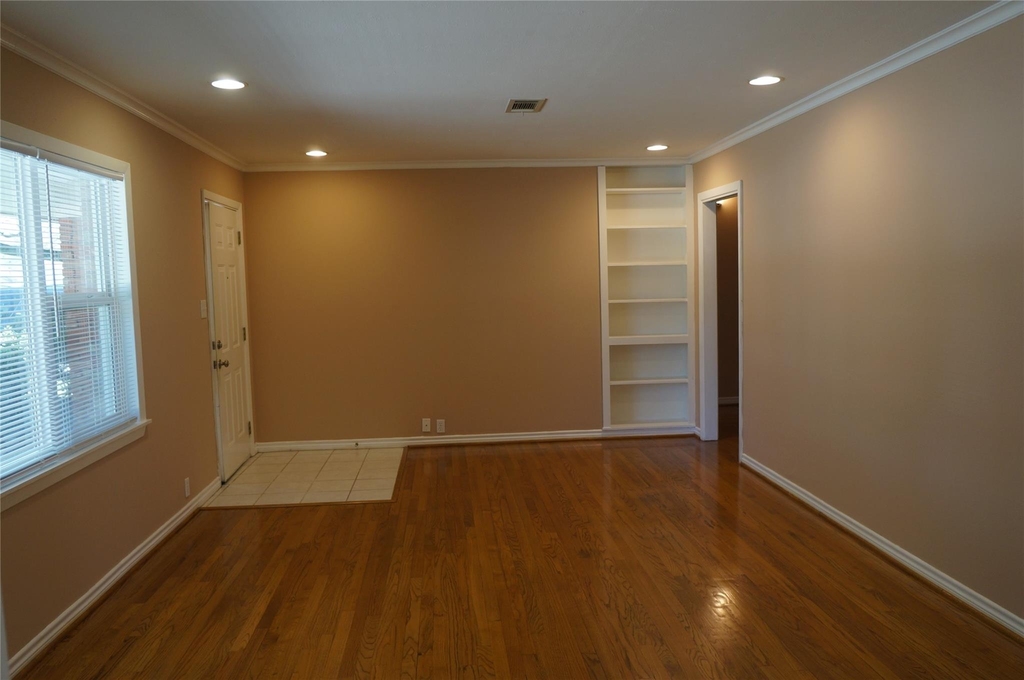 9905 Westview Drive - Photo 7