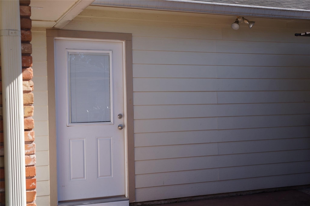 9905 Westview Drive - Photo 38