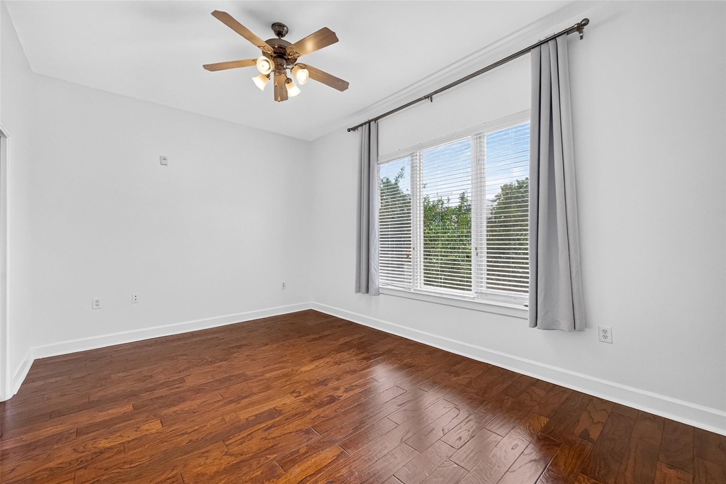 100 Willard Street - Photo 13