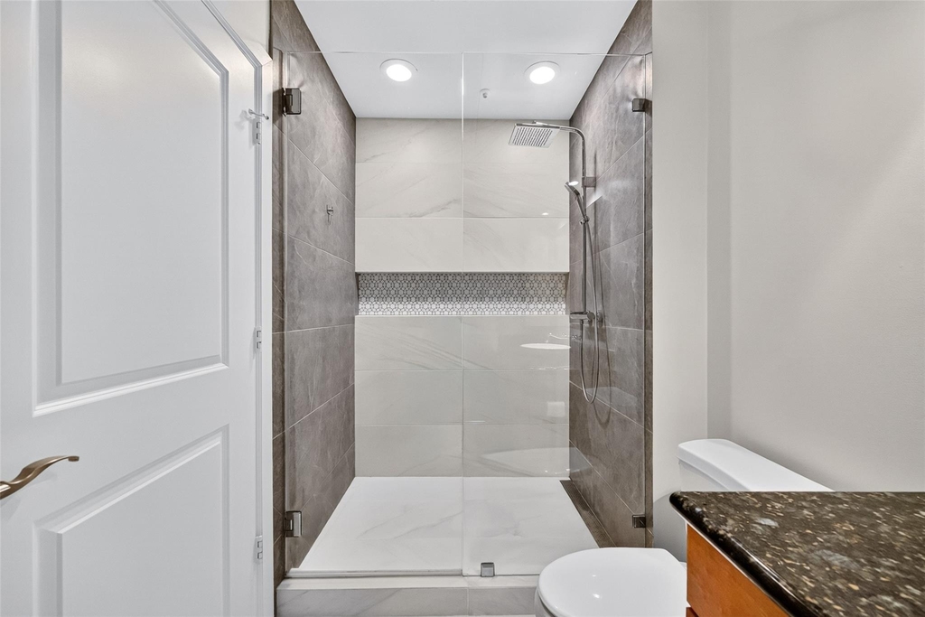 100 Willard Street - Photo 12