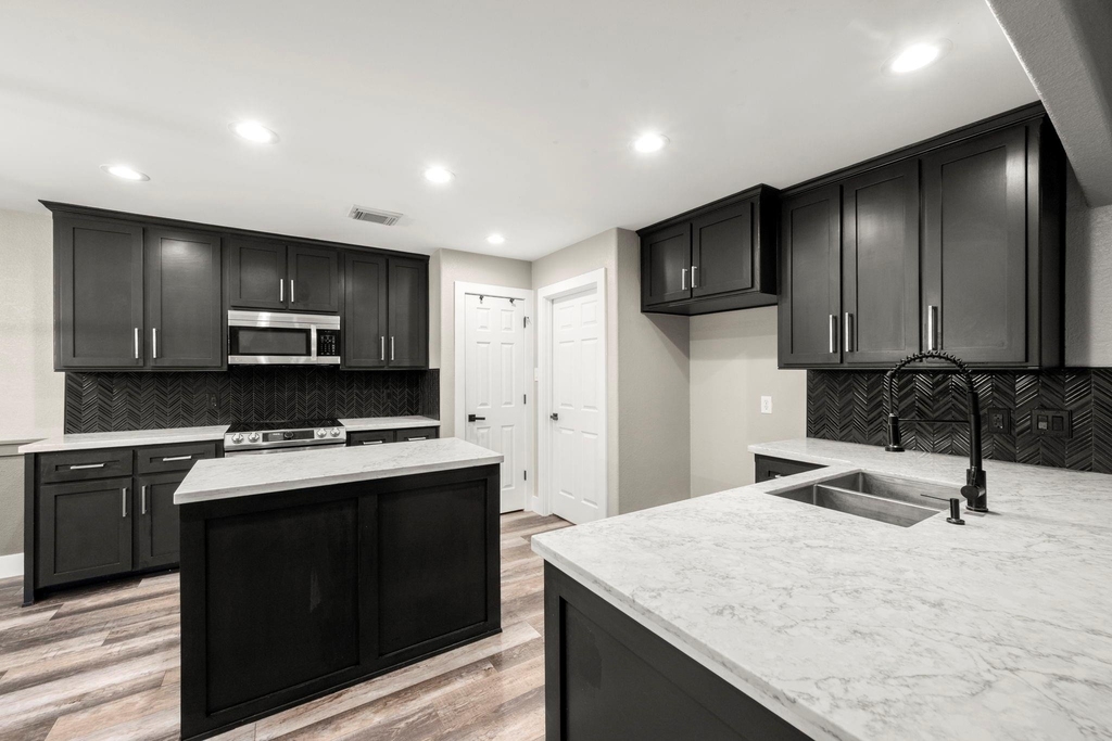 8126 Sports Haven Drive - Photo 14