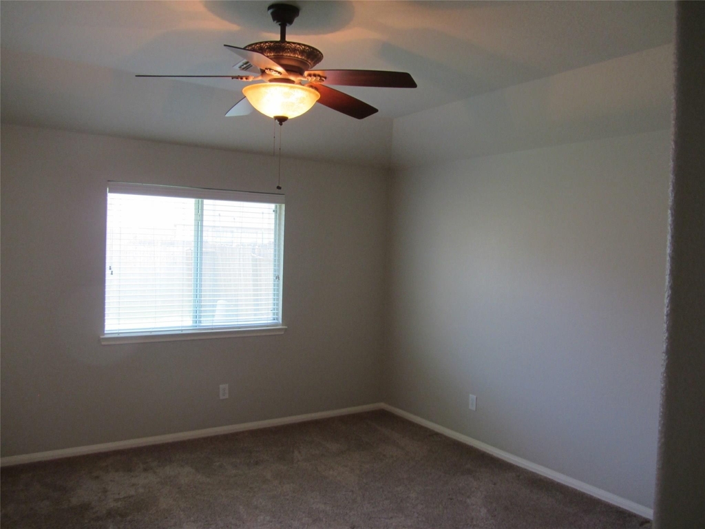 9302 Lakeway View Lane - Photo 9