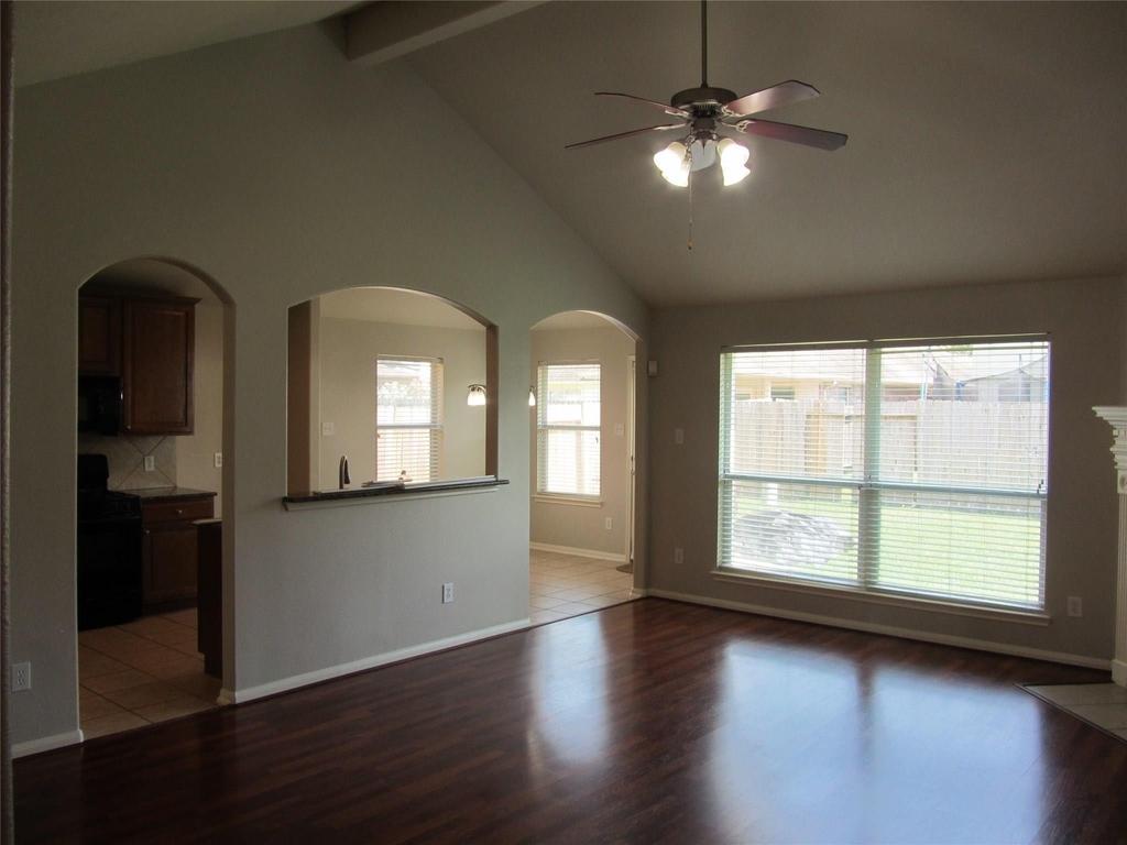 9302 Lakeway View Lane - Photo 4