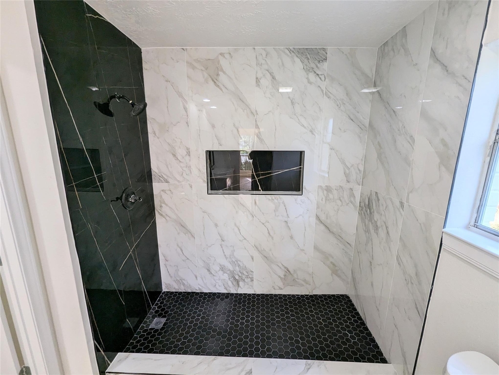 809 Glen Hollow Drive - Photo 16