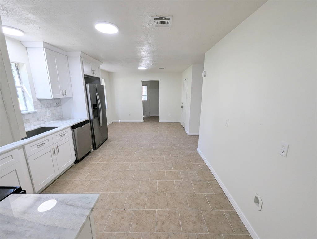 809 Glen Hollow Drive - Photo 3