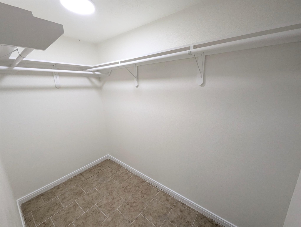 809 Glen Hollow Drive - Photo 18