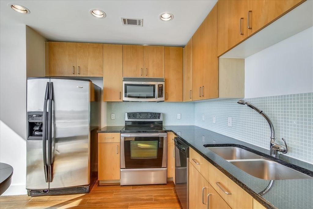 5925 Almeda Road - Photo 4