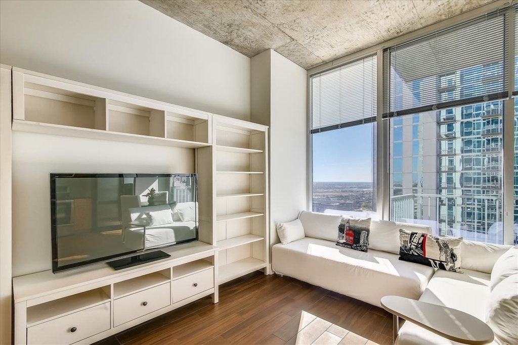5925 Almeda Road - Photo 3