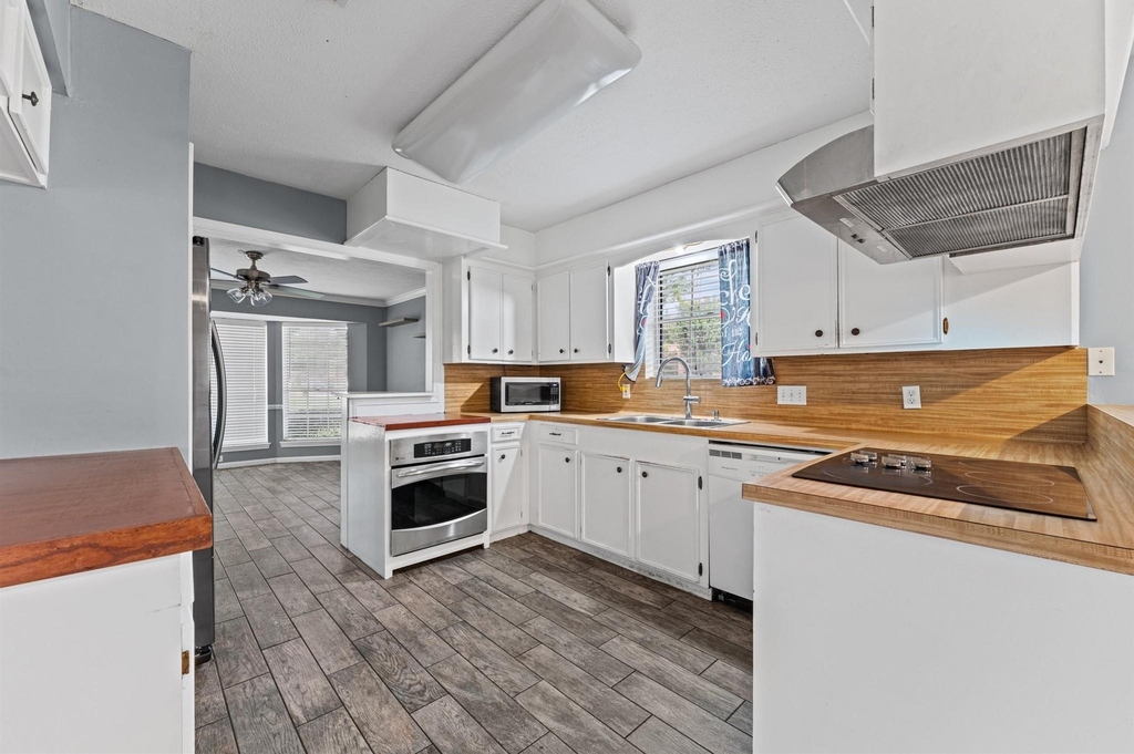 6122 Fuller Street - Photo 8