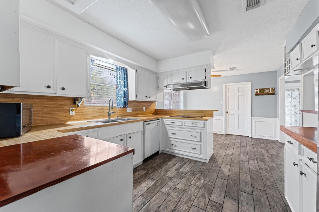 6122 Fuller Street - Photo 7