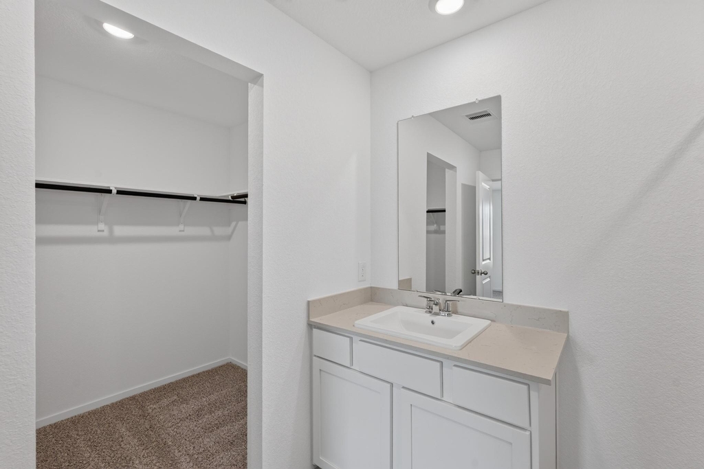 40818 Hawthorne Glades Street - Photo 22