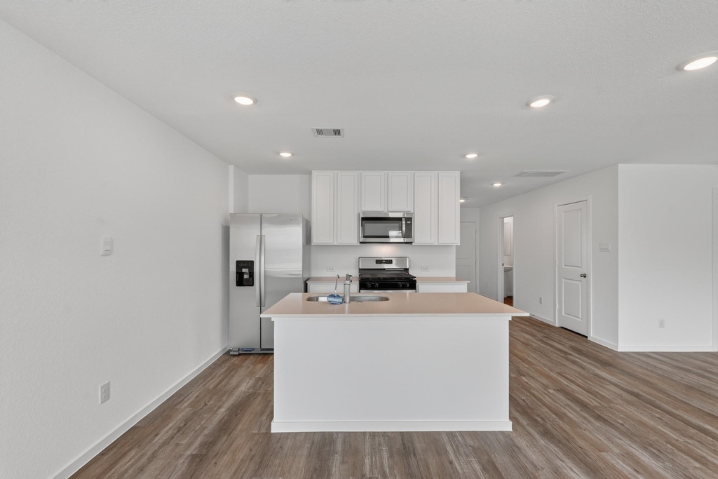 40818 Hawthorne Glades Street - Photo 8